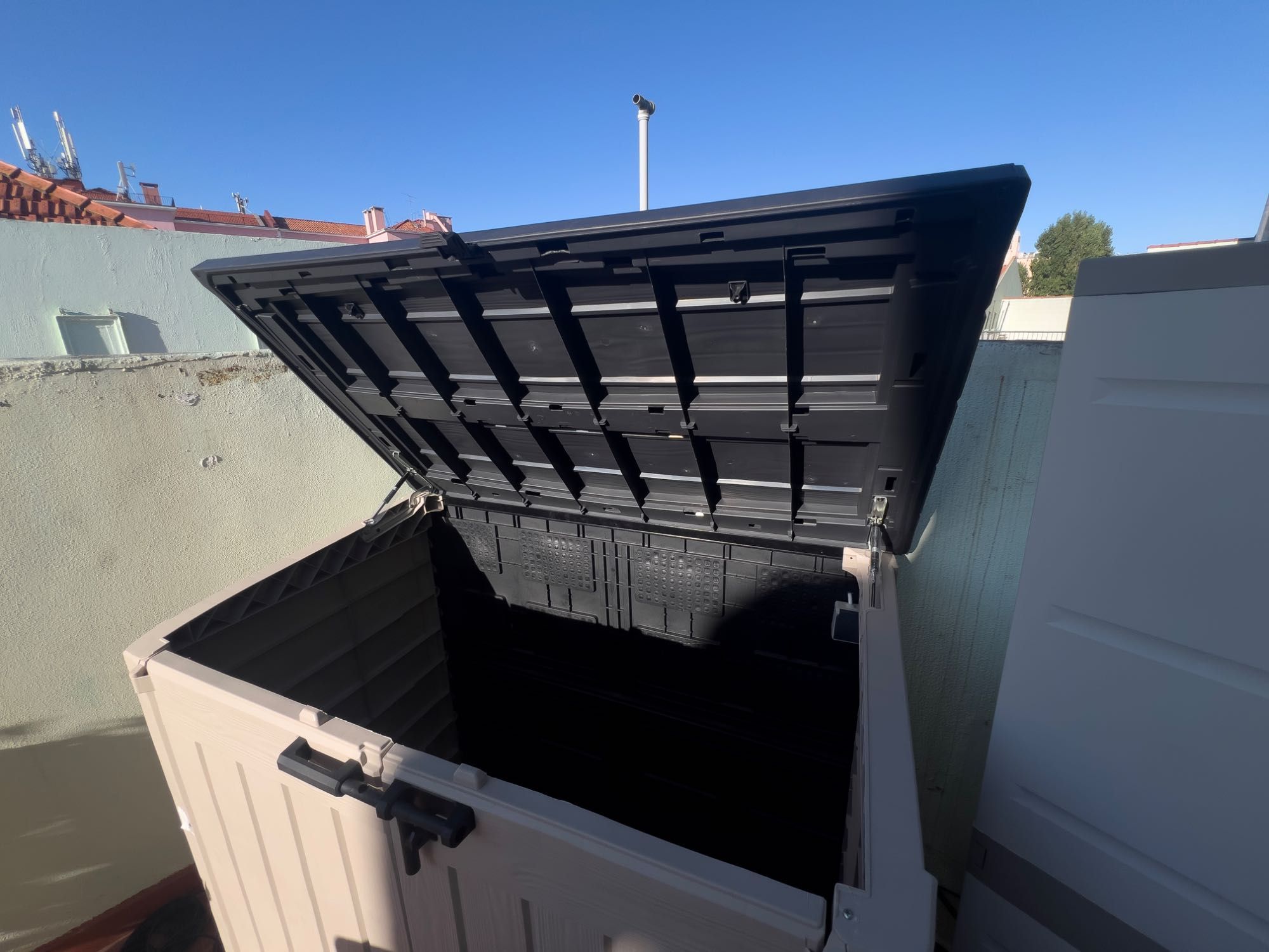 Arca de resina NATERIAL CONQUER SHED 1200L 125X146X82CM