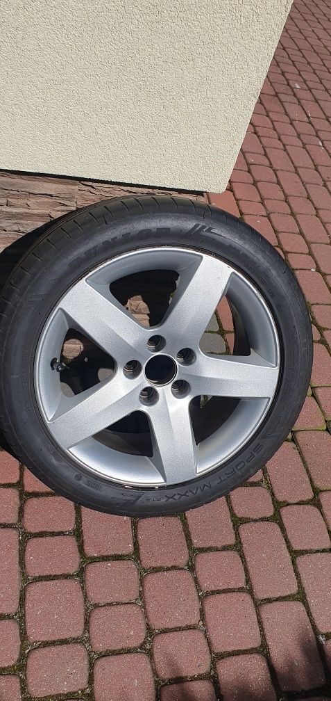 Felgi  aluminiowe 17" z oponami od opla omegi.
