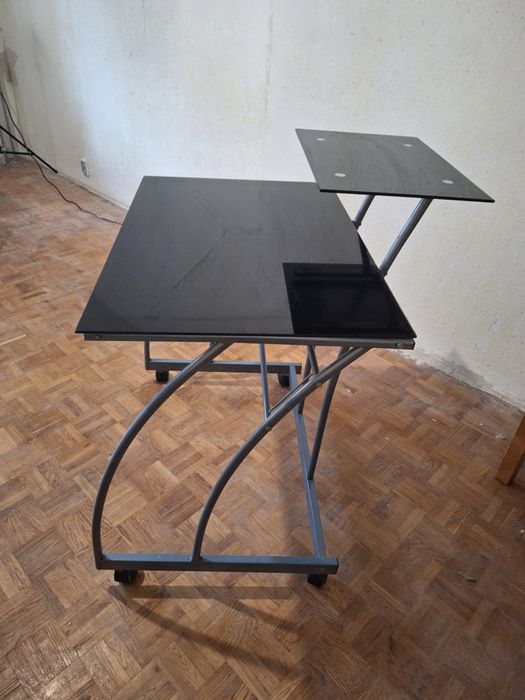 Biurko komputerowe szklane