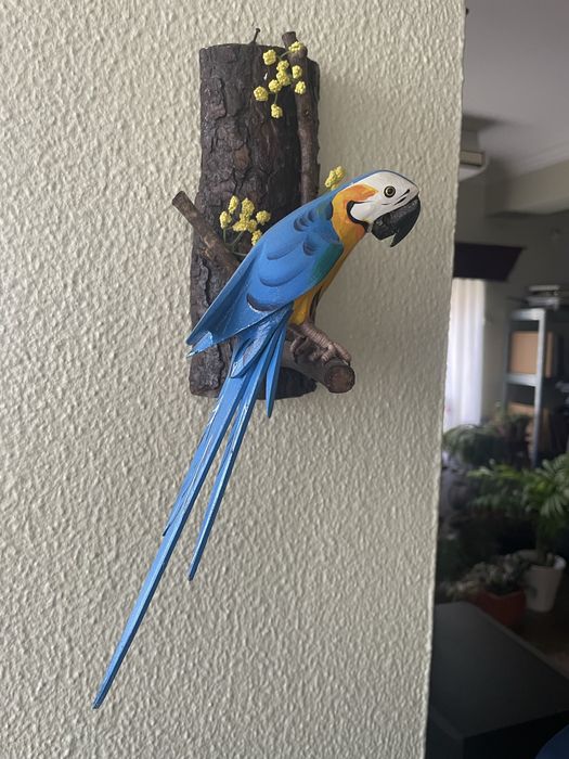 Arara de parede em madeira