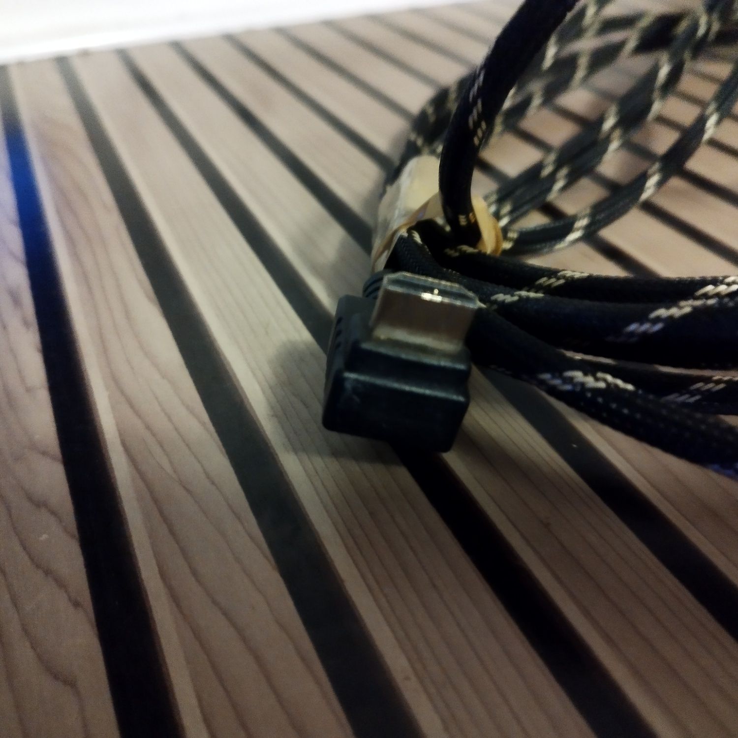 HDMI 5 metrów z jednym wejściem 90 stopni