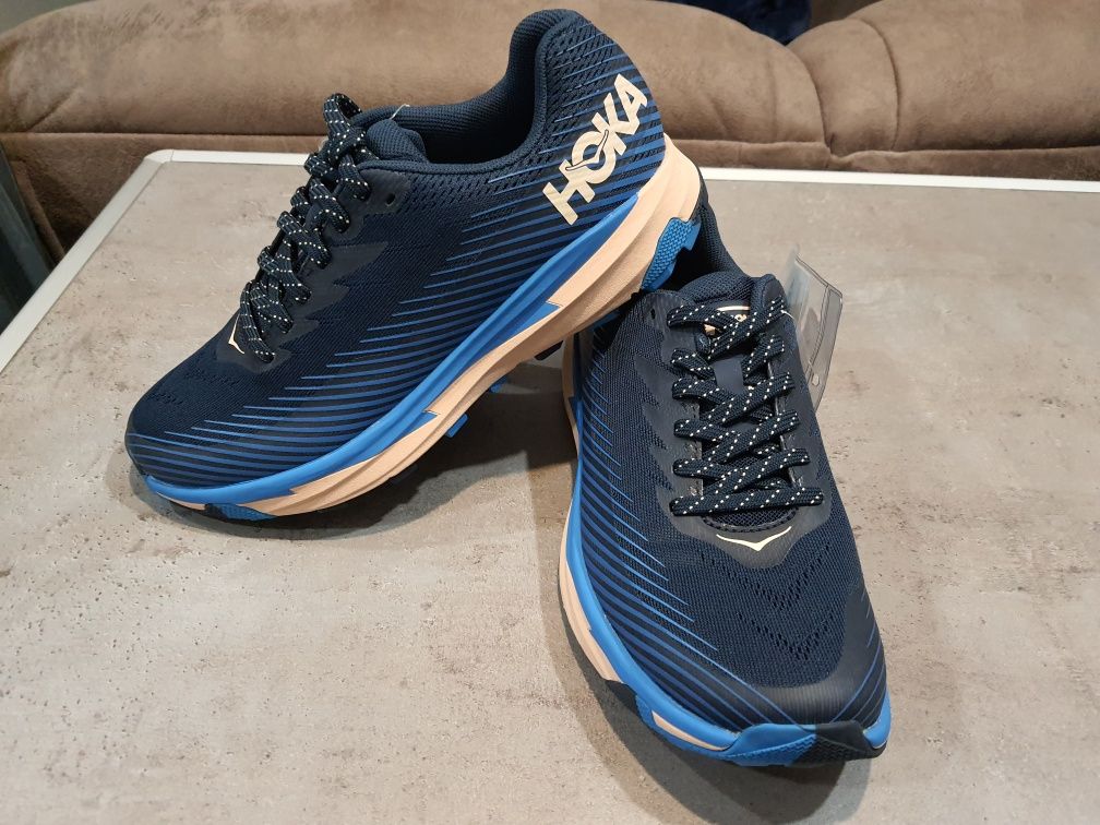 Беговые кроссовки по асфальту HOKA One One One One MACH 3