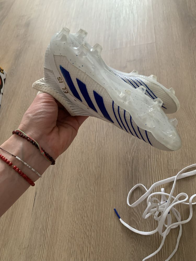 Футбольні буци Adidas