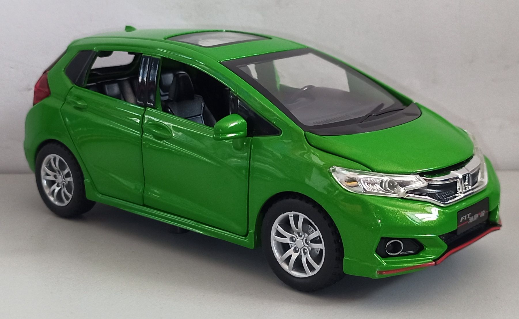 HONDA FIT модель 1:32 "АвтоЕксперт" Металл, звук и свет