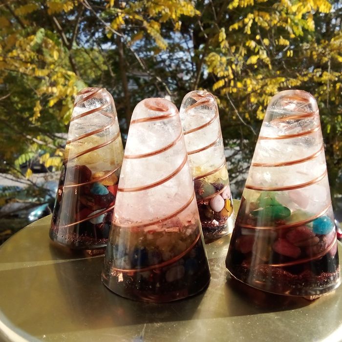 Orgonit, odpromiennik, stożek