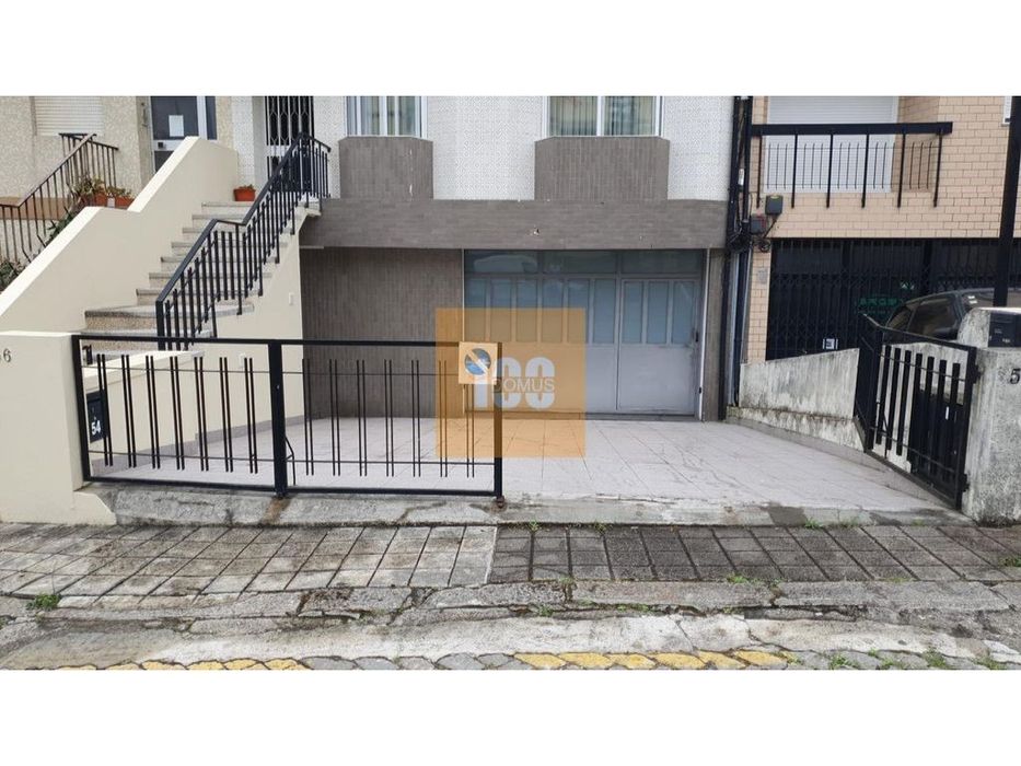 Espaço comercial na Prelada