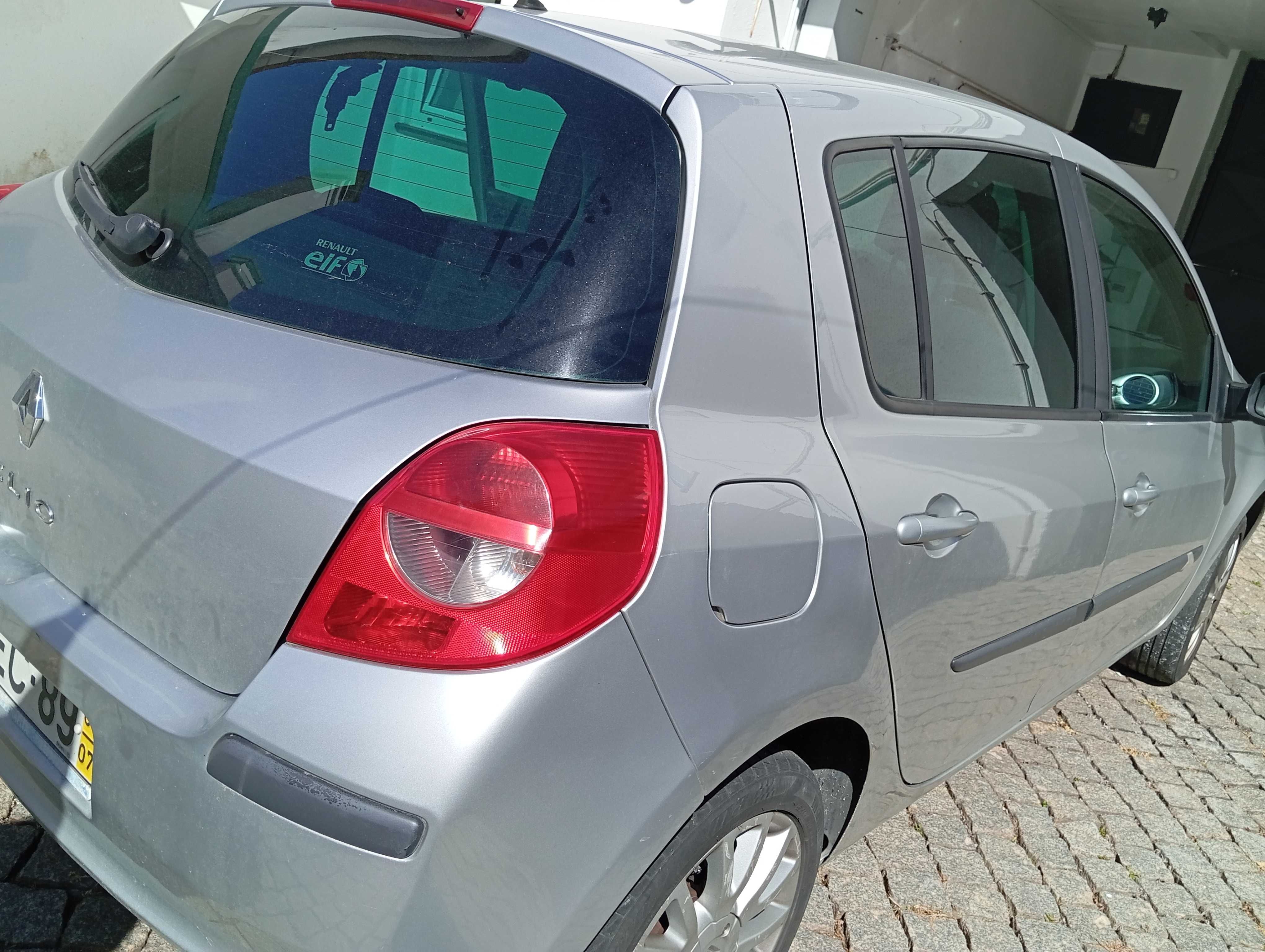 Vendo um carro clio ano 2007