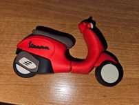 Pendrive czerwony skuter