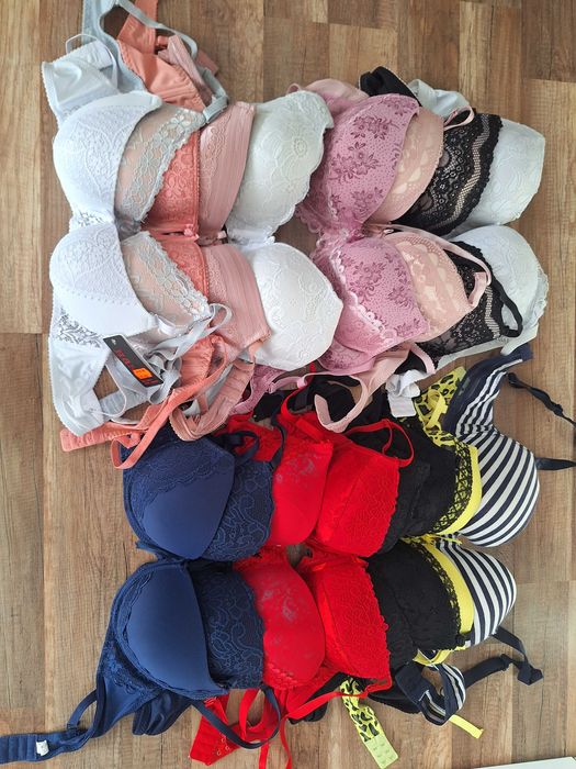 zestaw biustonoszy 17szt 90/95 C