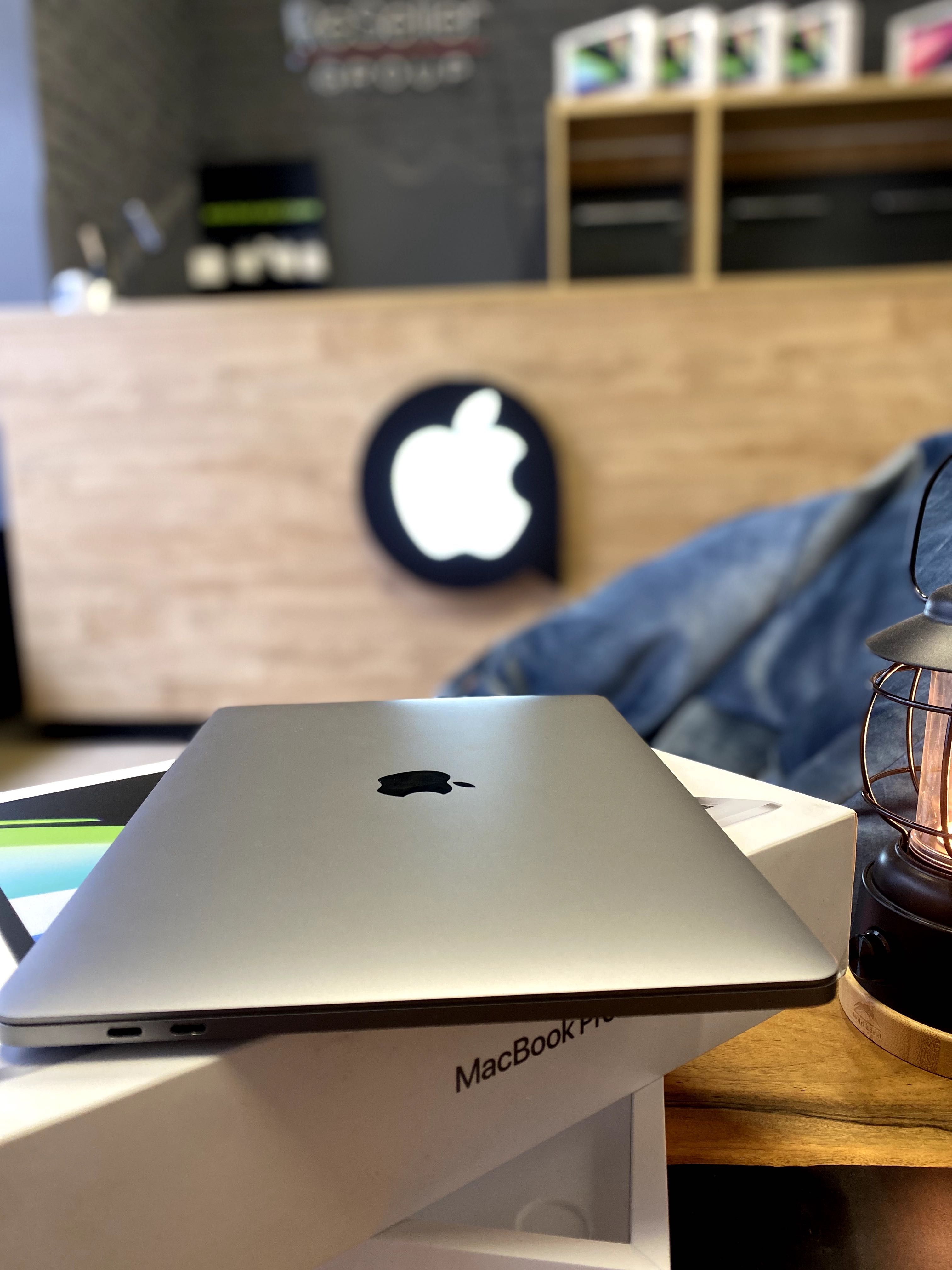 Ноутбук Apple MacBook Pro 13 i5/8/256GB Space Gray (MXK32) 2020