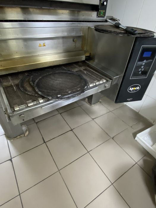 Піч для піци конвеєрна Apach