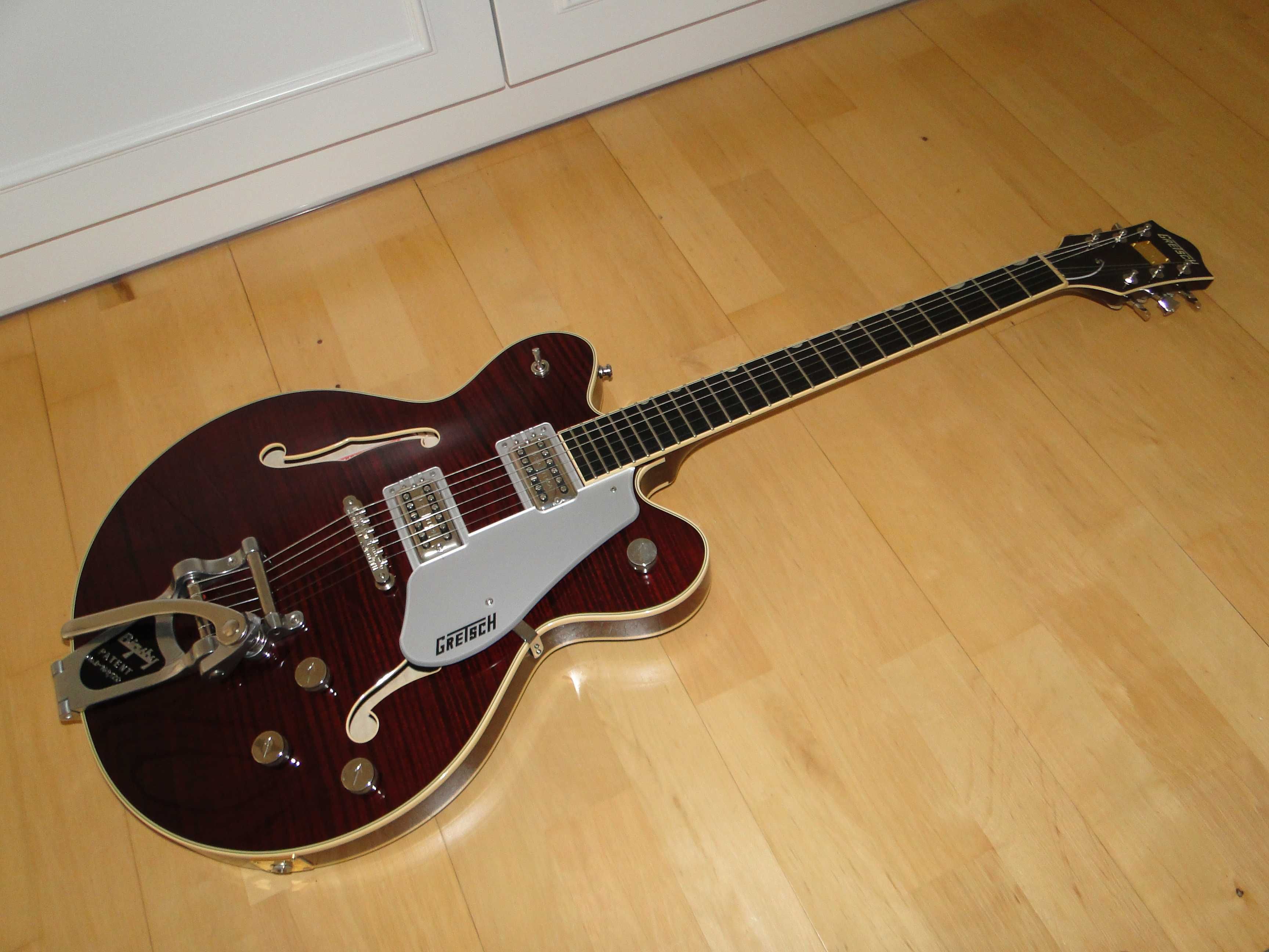Zawodowa Gitara GRETSCH G6609 Players Edition Broadkaster Dark Cherry
