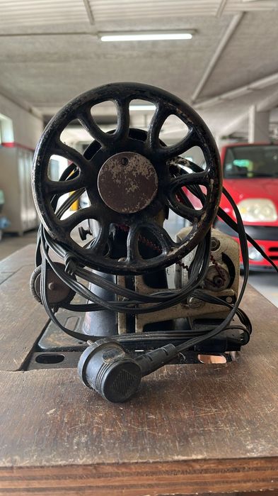Máquina de costura singer