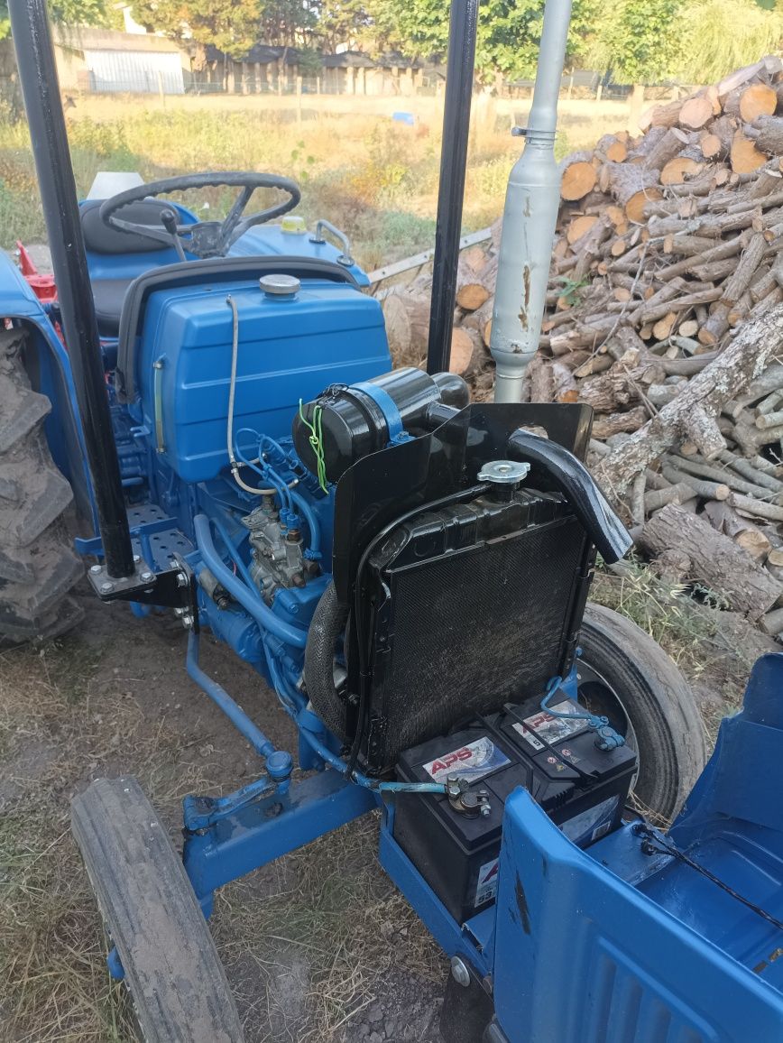 Trator agrícola hinomoto