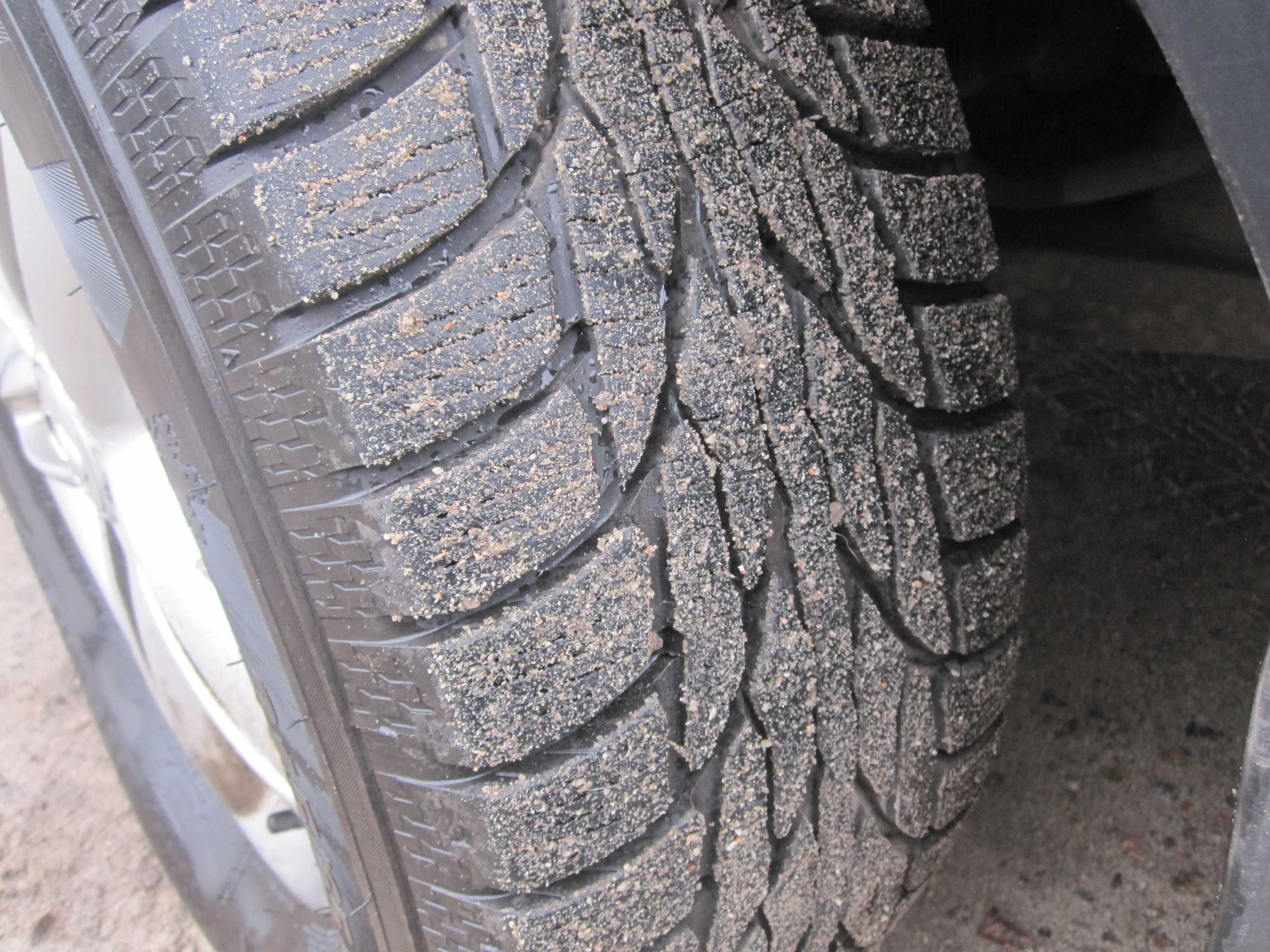 Ssang Yong Korando 2.0Di MT STD-1  (4WD) 2012