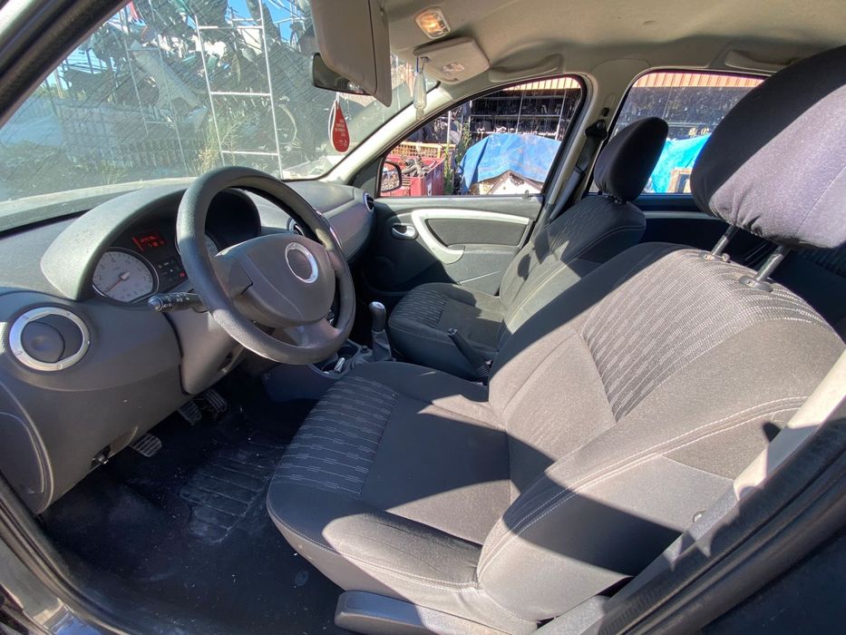 DACIA SANDERO 1.2I DE 2012 DISPONÍVEL PARA PEÇAS