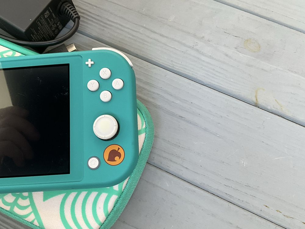 Nintendo switch lite animal crossing edition