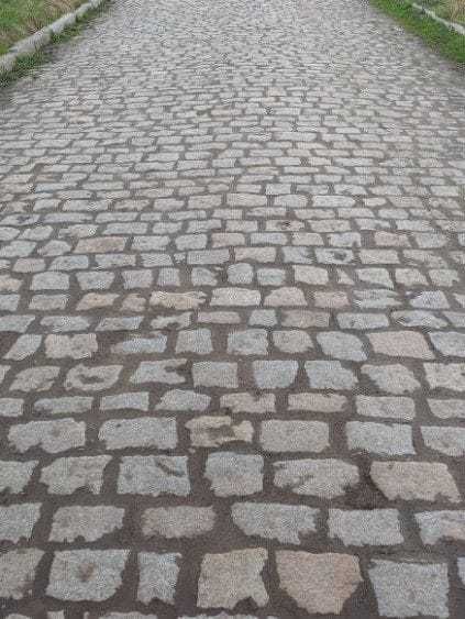 Starobruk kostka szara z odzysku 20/20 nieregularna