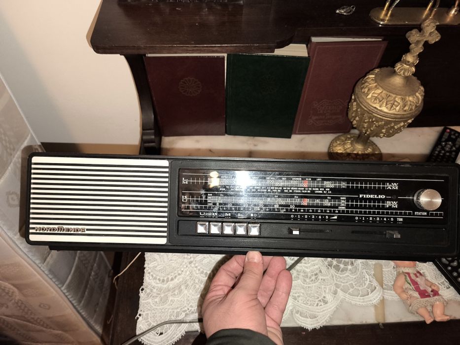 Rádio antigo - NordMende U106