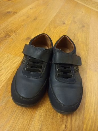Взуття для школи