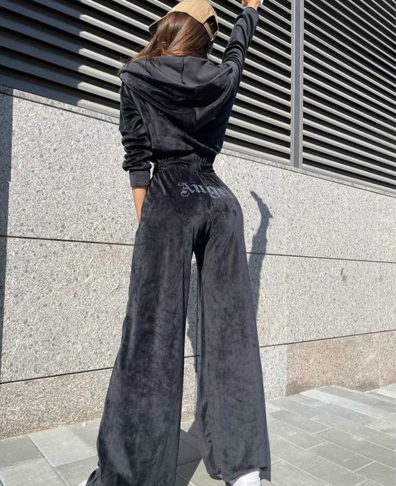 Продам гарний костюм