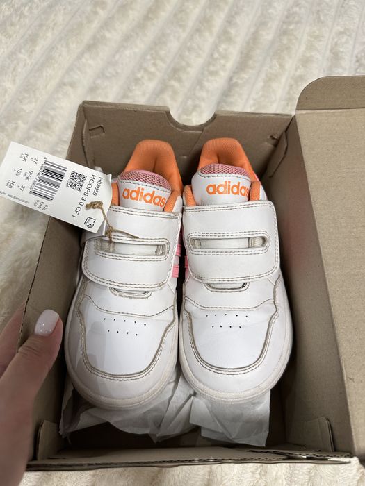 Кросівки adidas оригінал стильні кросівки адідас 27 розмір ідеал