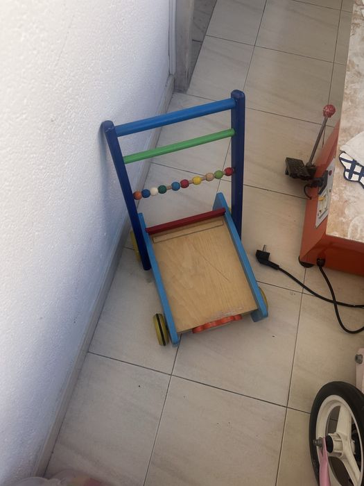 Andador bebe de madeira