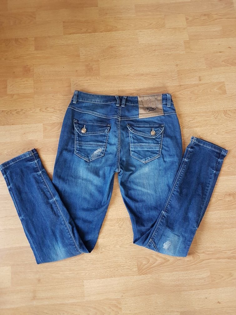 Nowe spodnie jeansy MOS MOSH r.28
