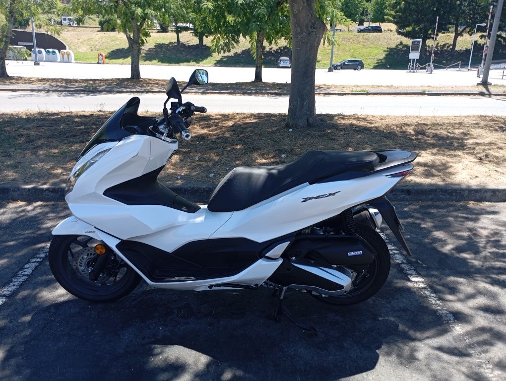 Honda pcx ano 2024