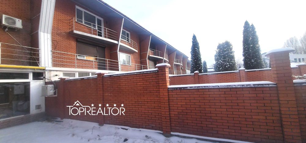 У продажі затишний таунхаус з виходом на Журавлівське водосховище!