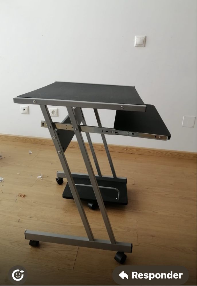 Secretária de computador