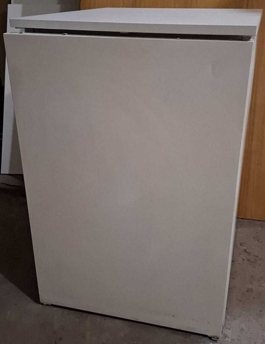 Mini frigorífico a funcionar