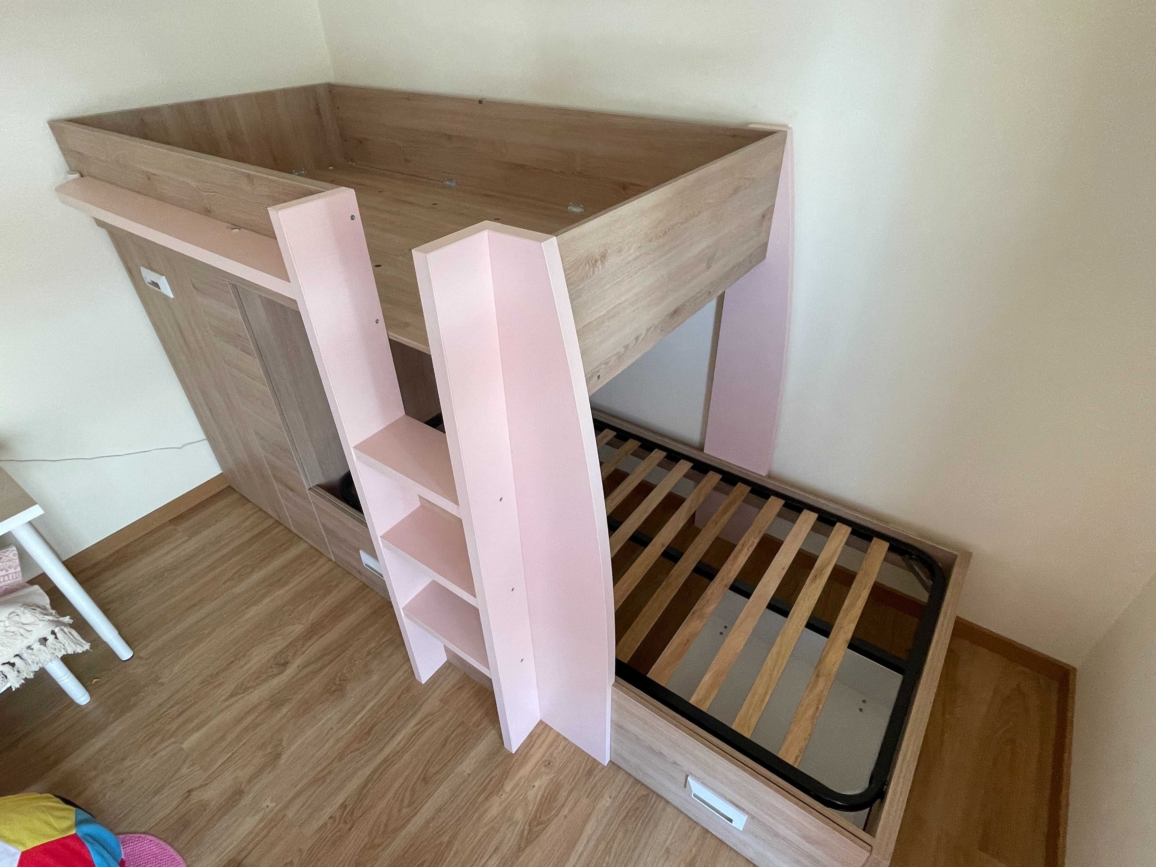 Beliche (2 camas, bunk bed) com colchões, gavetas e arrumação