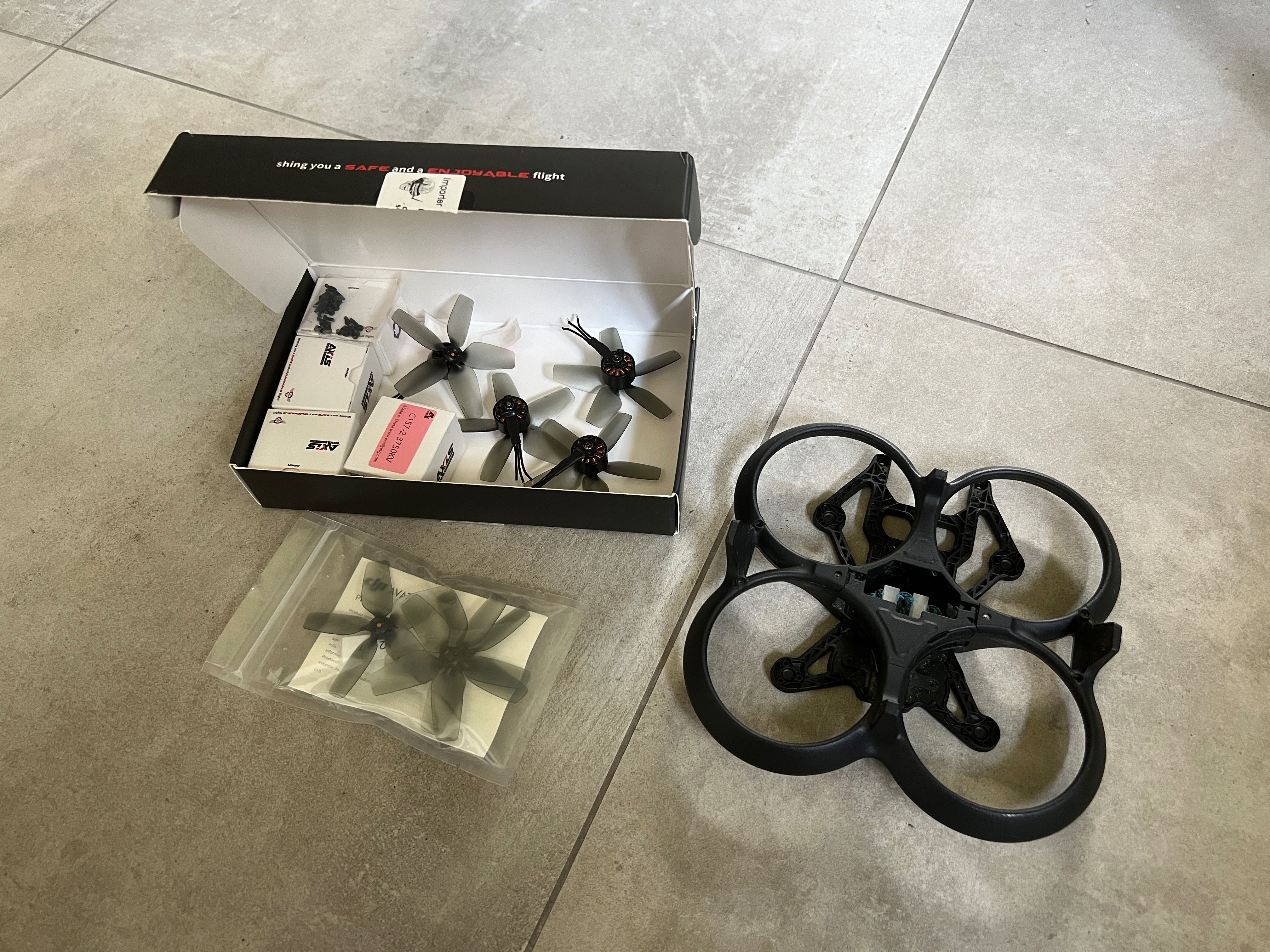 DJI Avata AxisFlying 3,5” 3 baterie, hub, śmigła, care refresh