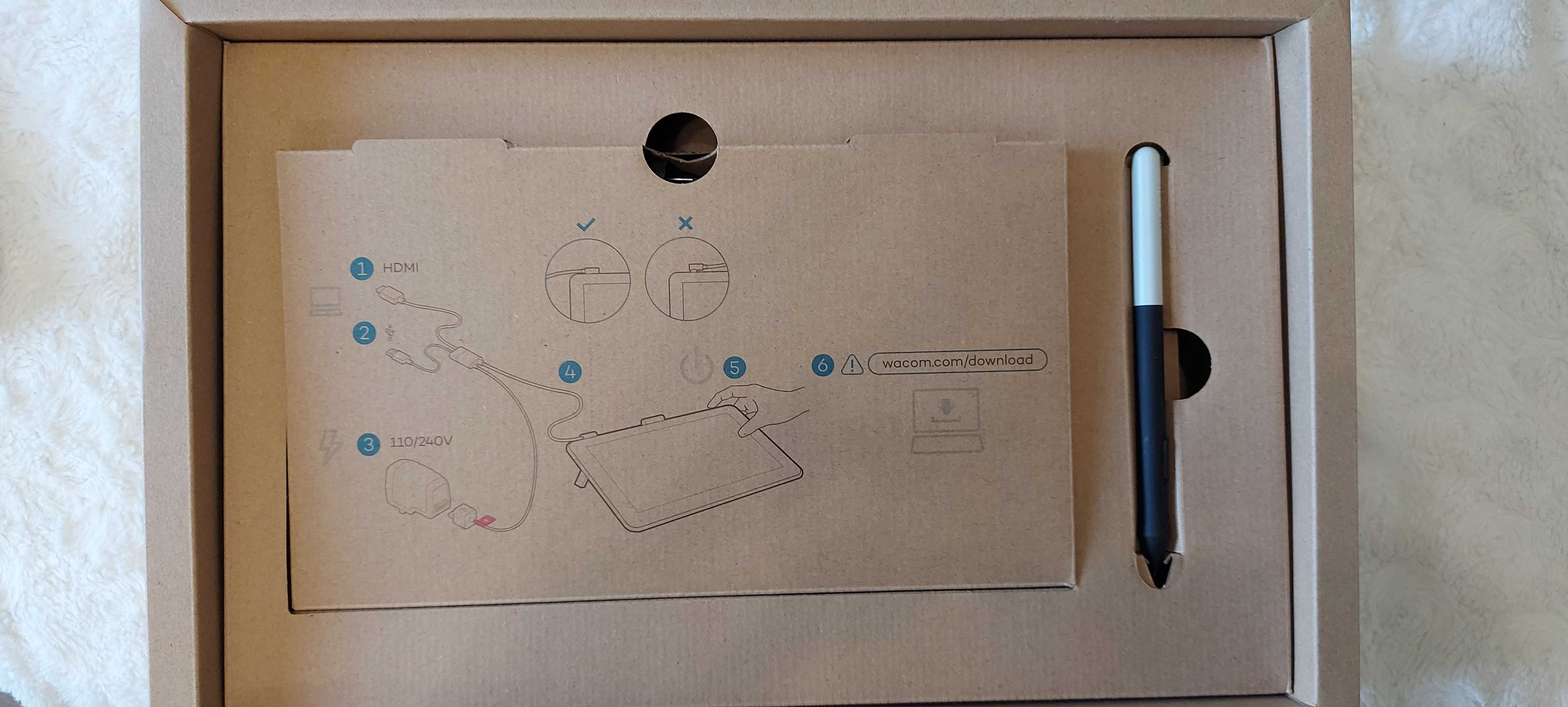 Tablet graficzny Wacom One Display 13 - DTC133