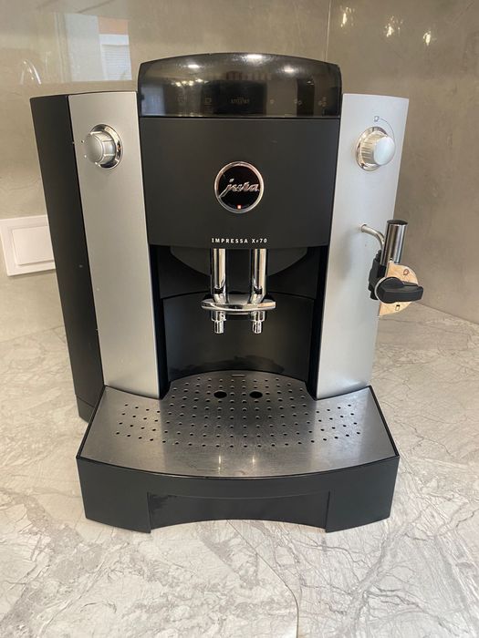 кавоварка Jura impressa Хf70 Кофемашина