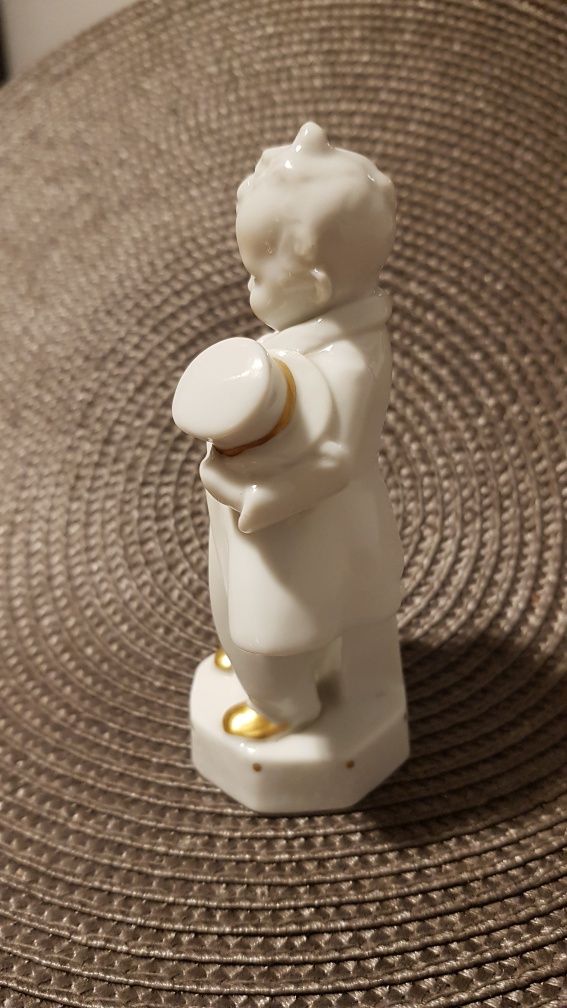 Figurka z porcelany ze  złotym motywem firmy Katzhütle 1920r