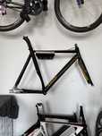 Rama torowa Aventon Diamond Frame