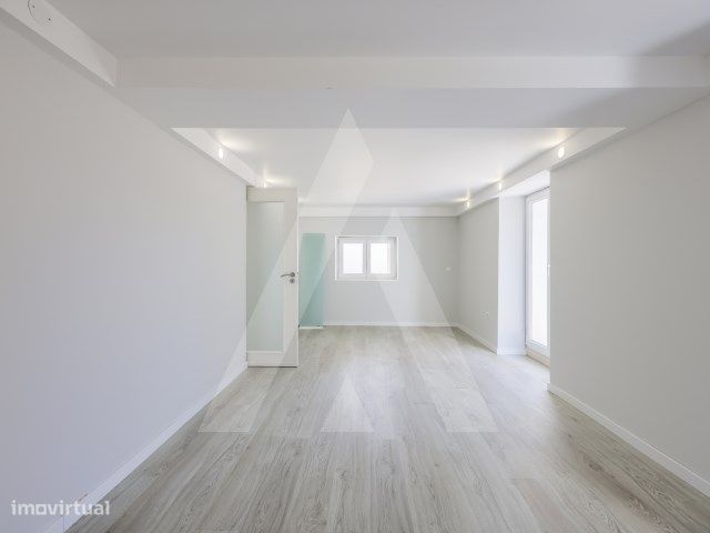 Moradia centenária remodelada, situada Ílhavo