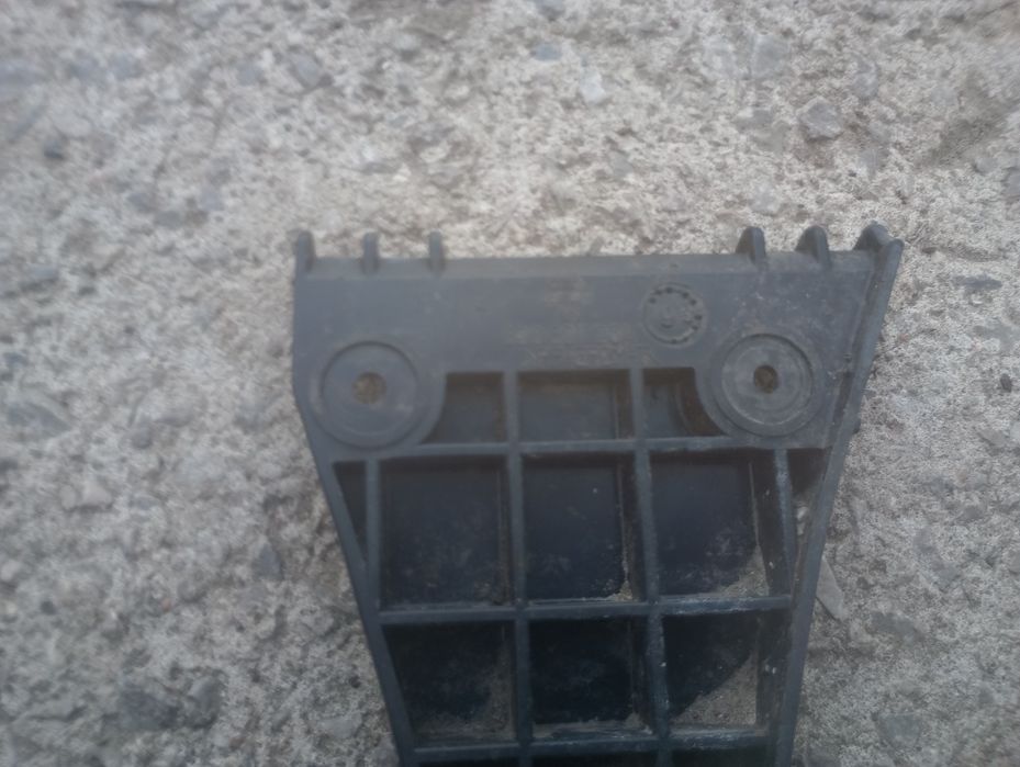 Audi a4 b5 a4b5 przed lift ślizg zderzaka prawy przód przedni