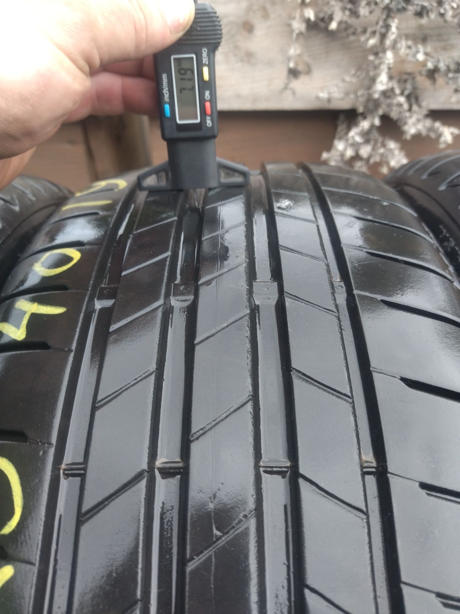 Шини 225/40 R19 Bridgestone Turanza T005