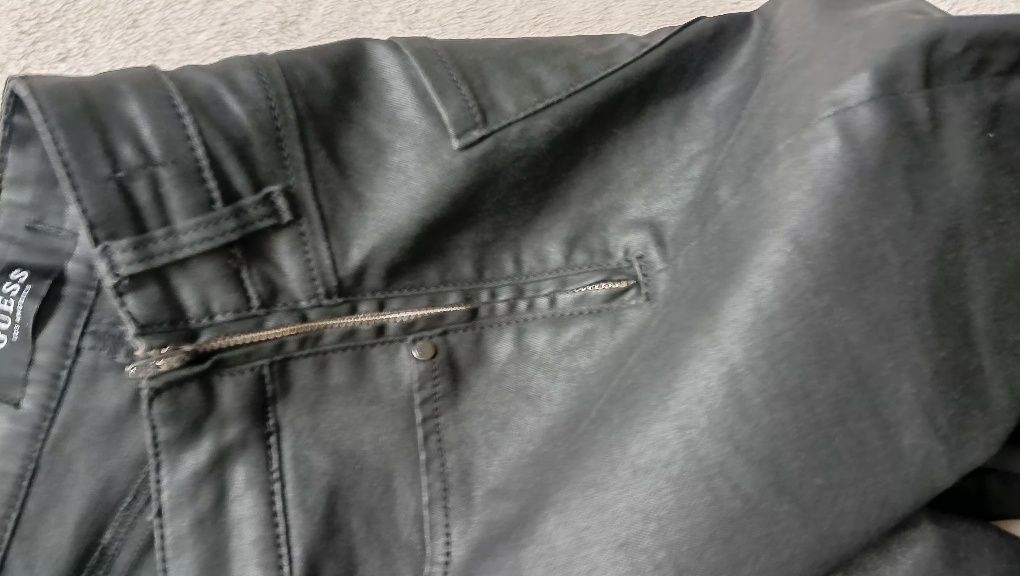 Spodnie woskowane GUESS