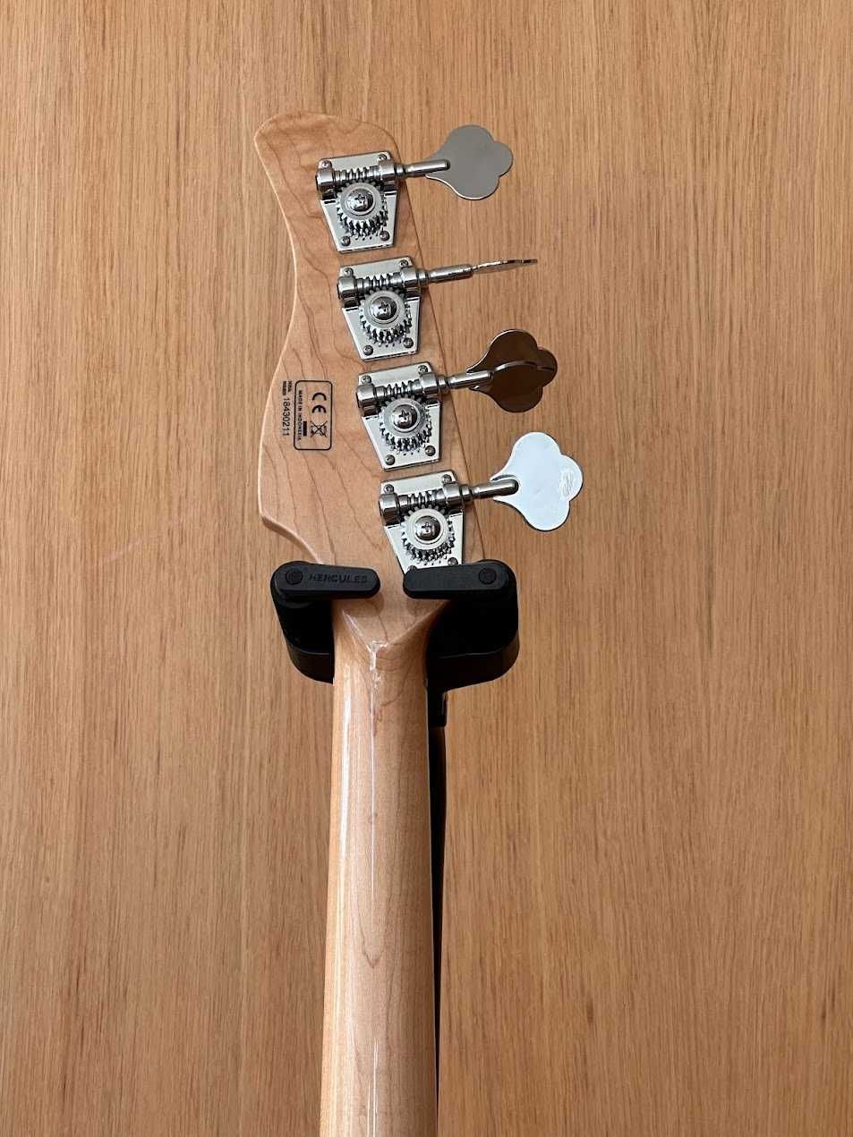 Sire Marcus Miller V9 Swamp Ash-4 Gitara basowa