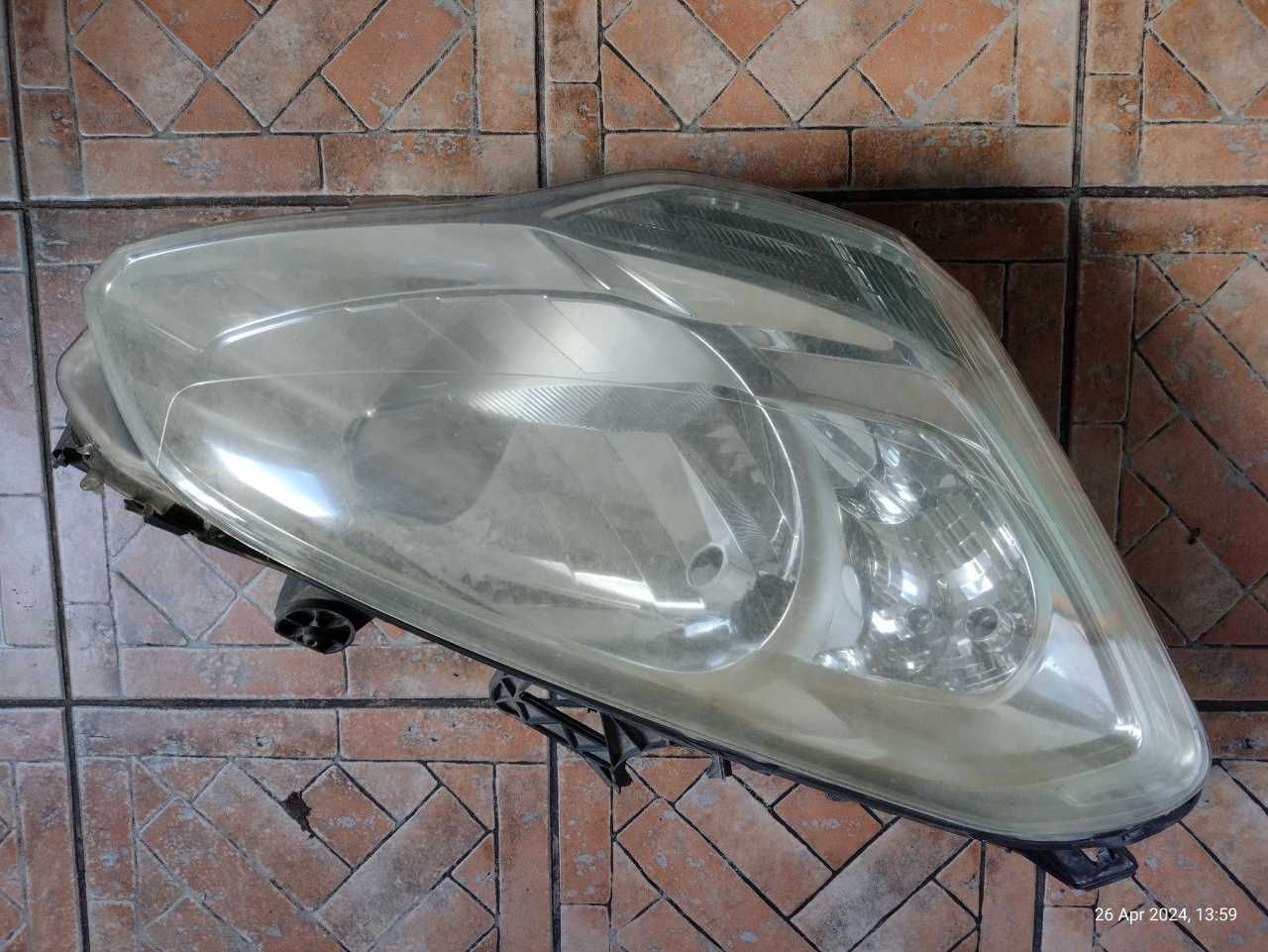 Lampy przednie Citroen Berlingo 2011 Anglik