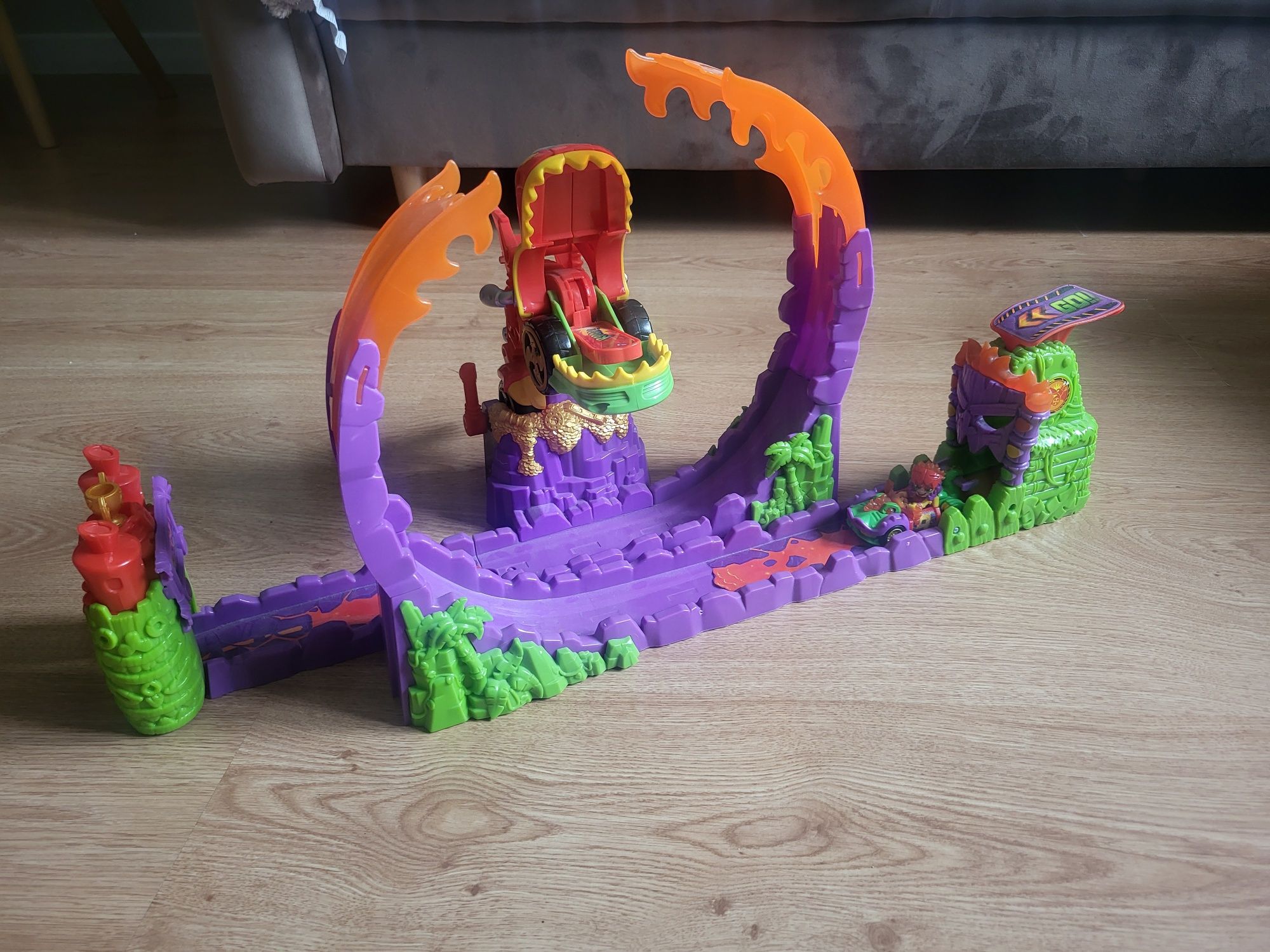 T-Racers Dragon Loop Zestaw z wyrzutnią Magic Box