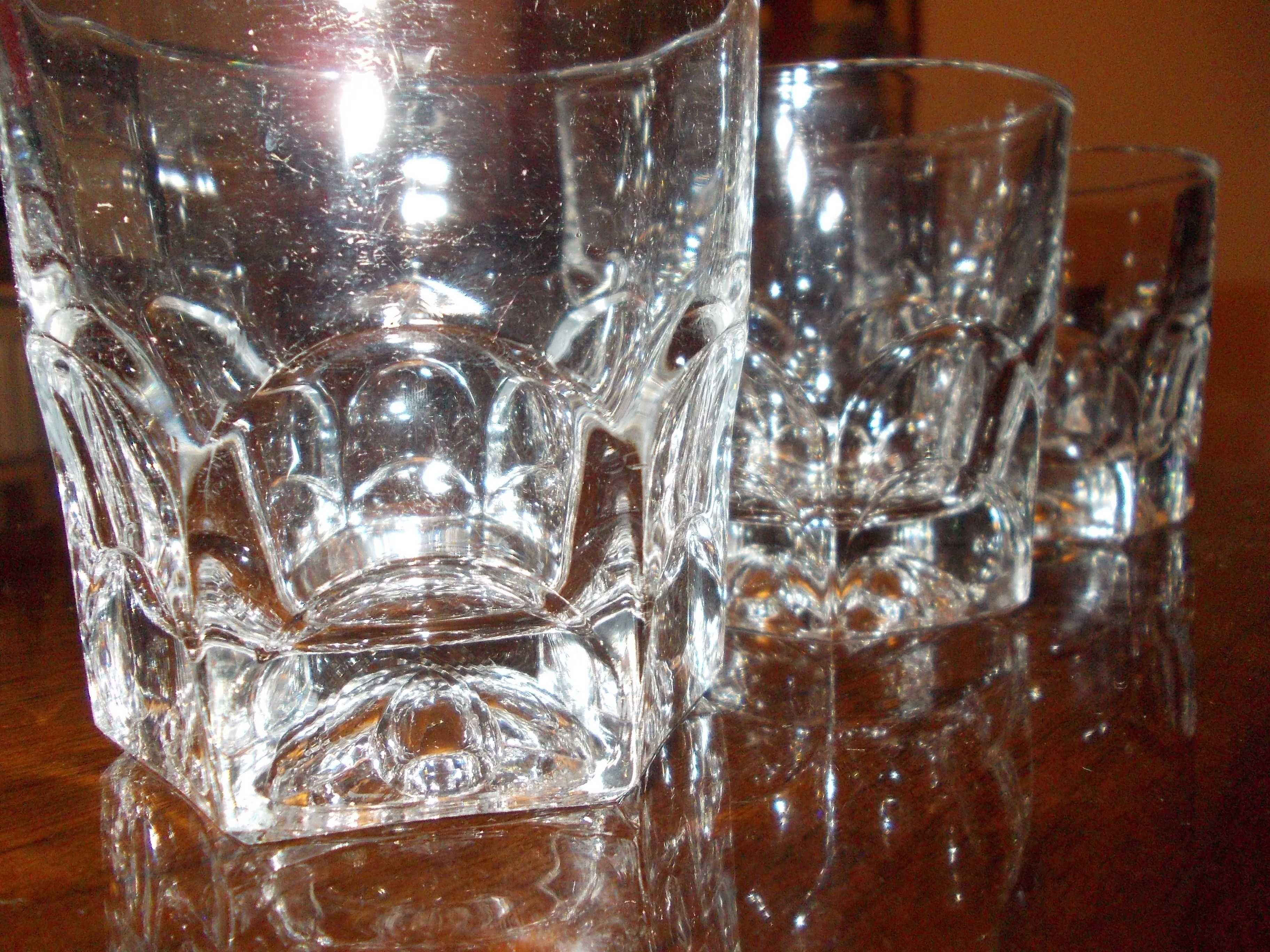 kryształowe szklanki . vintage , PRL, ponadczasowe wzorbnictwo