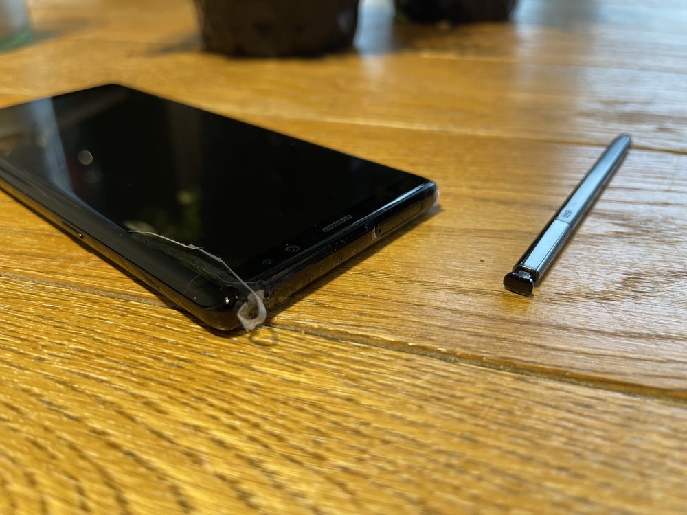 Telefon Samsung Galaxy Note 8 wraz z rysikiem - uzwany w dobrym stanie