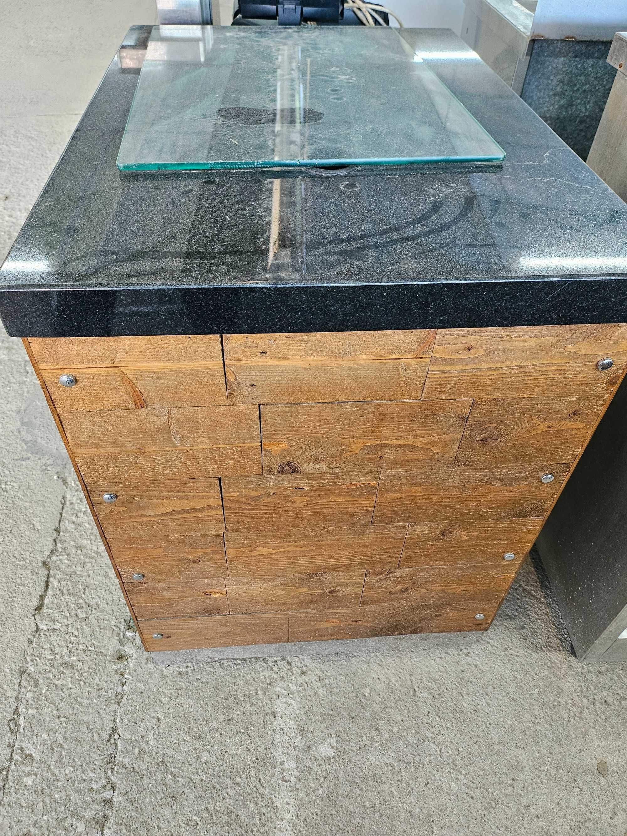 Conjunto de vitrines e expositores como novo