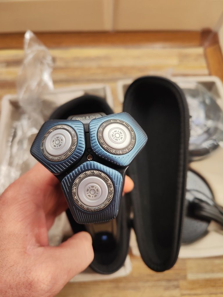 Электробритва Philips norelco shaver 7500, без коробки