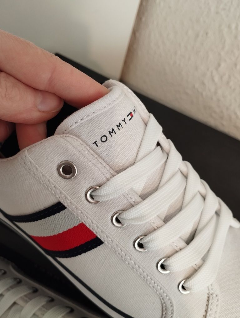 Sneakersy Tommy Hilfiger r39